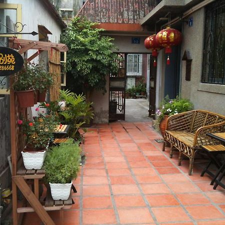 Xiamen Gu Xiang Bie Yuan Hostel Bagian luar foto